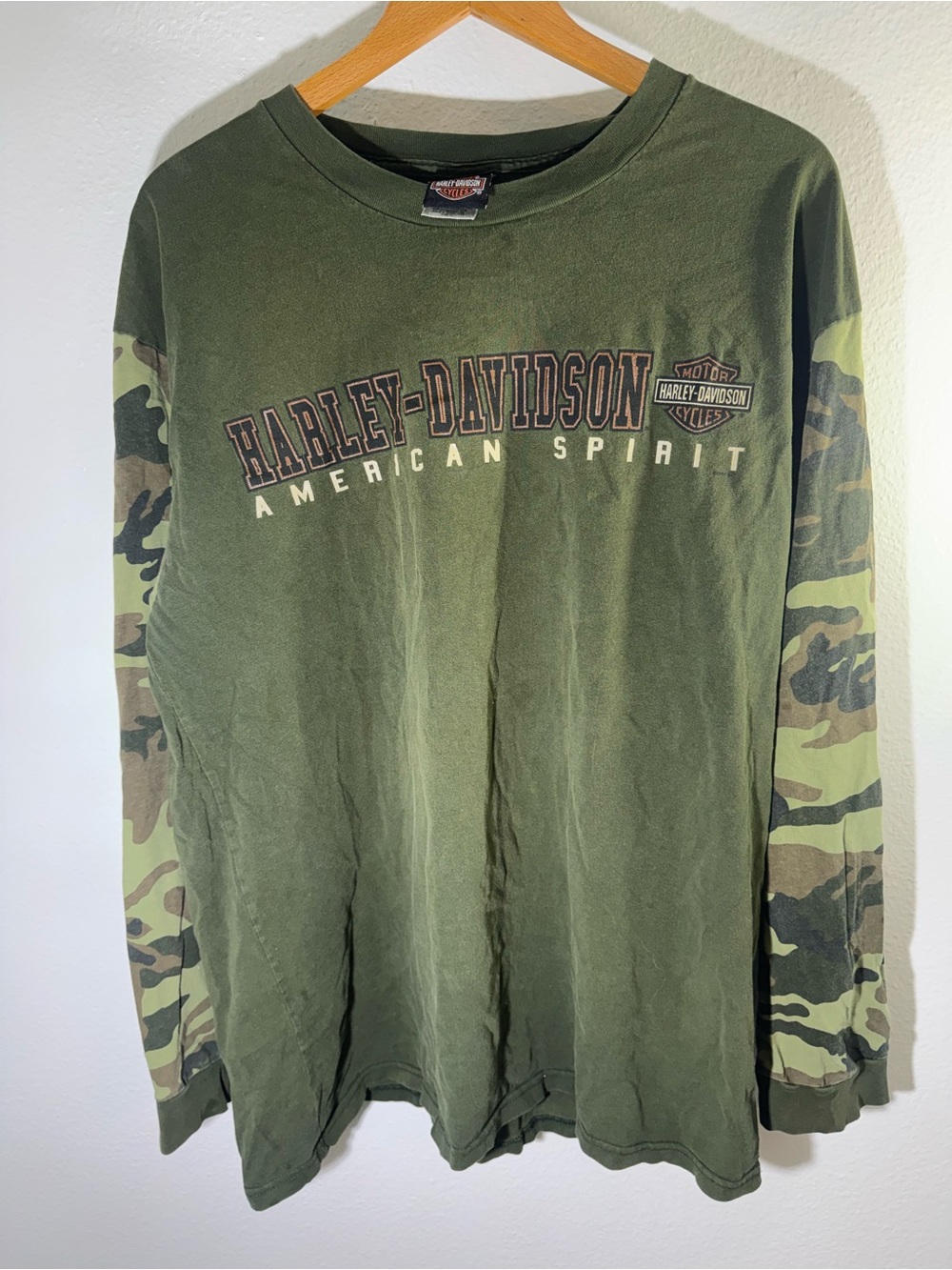 Harley-Davidson Mens Olive Green Camo Long Sleeve Graphic Shirt XL Y2K Wauwatosa